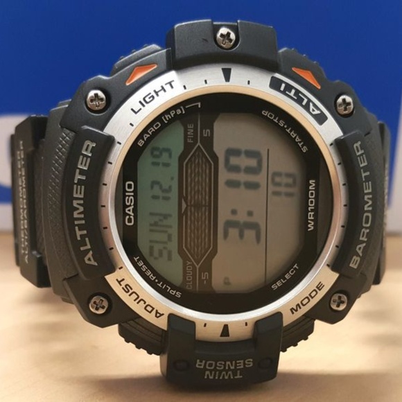 Casio Sports Gear Altimeter Barometer Watch - Picture 5 of 8